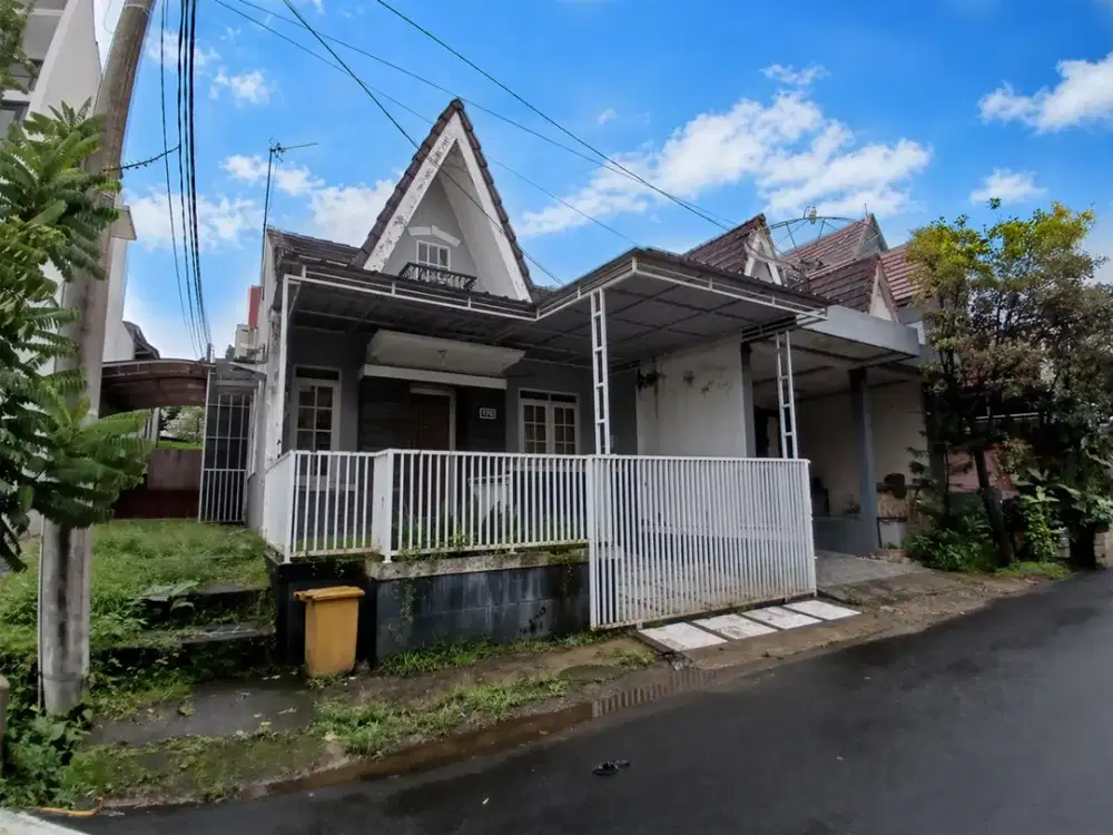 DISEWA RUMAH TAHUNAN BAGUS SIAP HUNI DI SENTUL CITY SSR1050