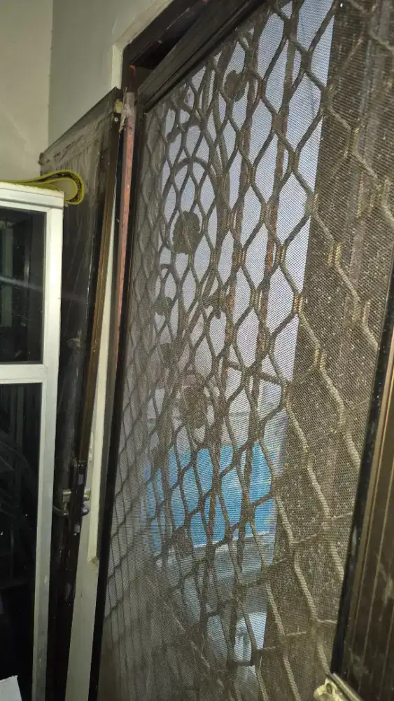 Pintu kasa alumunium