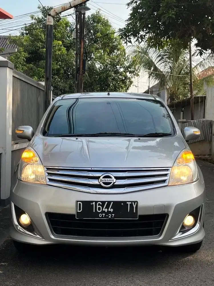 Nissan Grand Livina HWS AT 2012