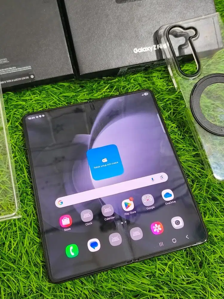 Samsung Z fold 5 12/512 fullset resmi sein.