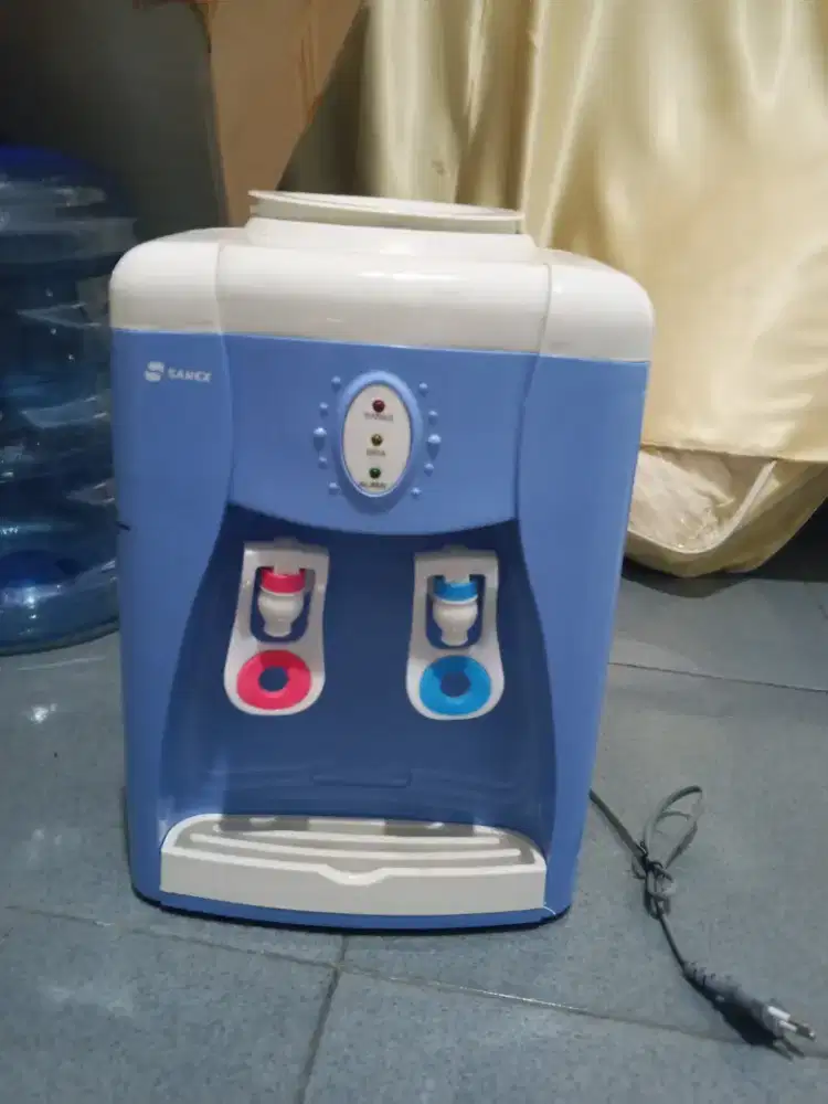 DISPENSER MERK SANEX PANAS DAN BIASA YA LIKE NEW BERFUNGSI SANGAT BAIK