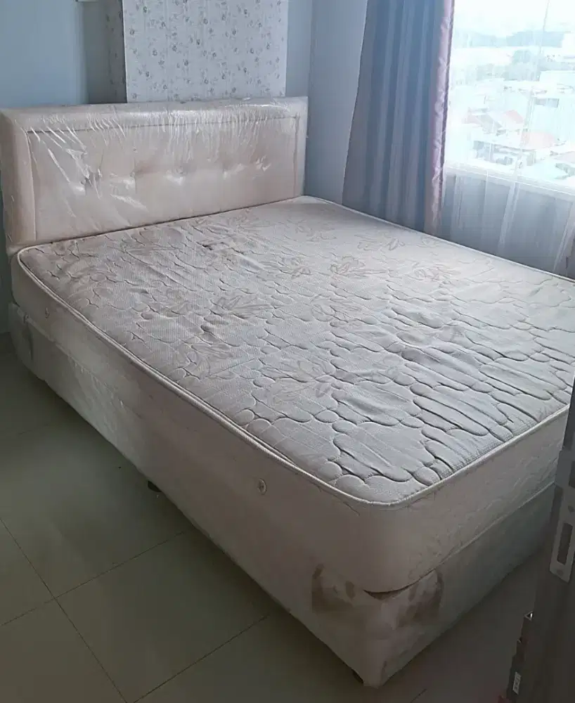 . Spring Bed Matras + Divan + Sandaran size 160x200