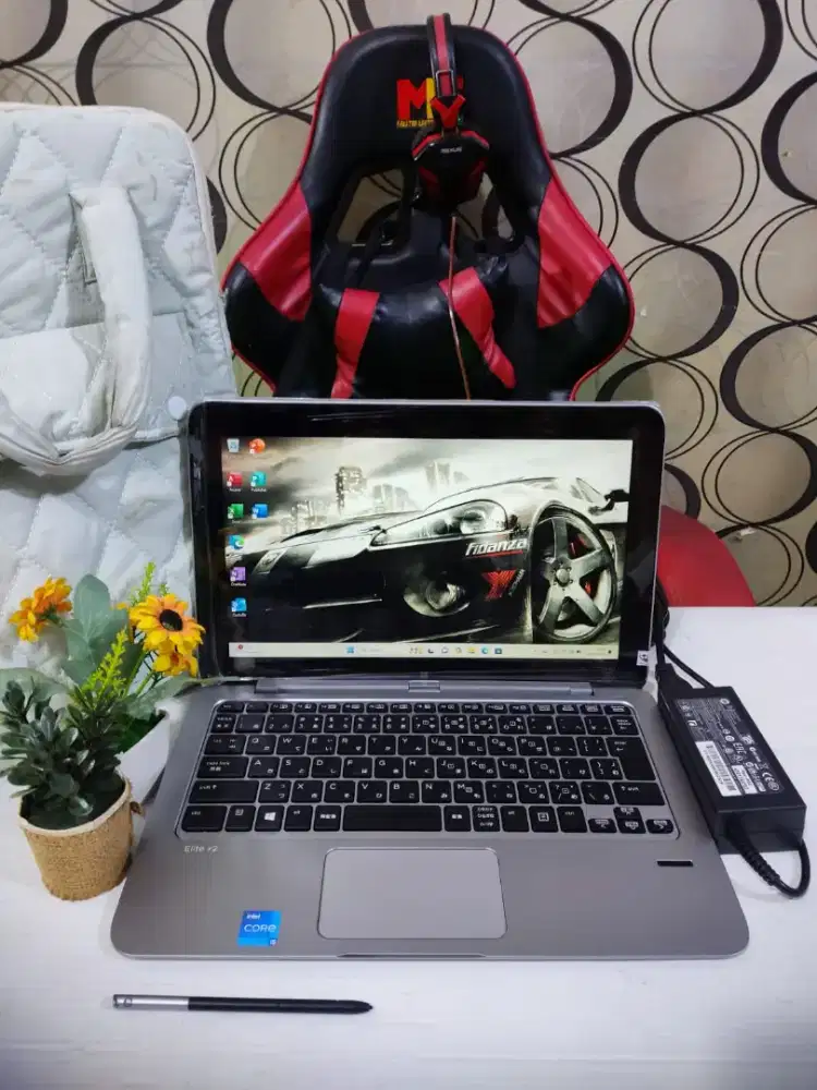 HP ELITE TABLET X2 F34 2in1 + PEN MULUS bisa jadi laptop/ jadi tablet