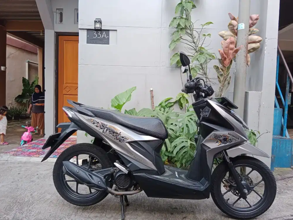 Honda beat street 2022 silver