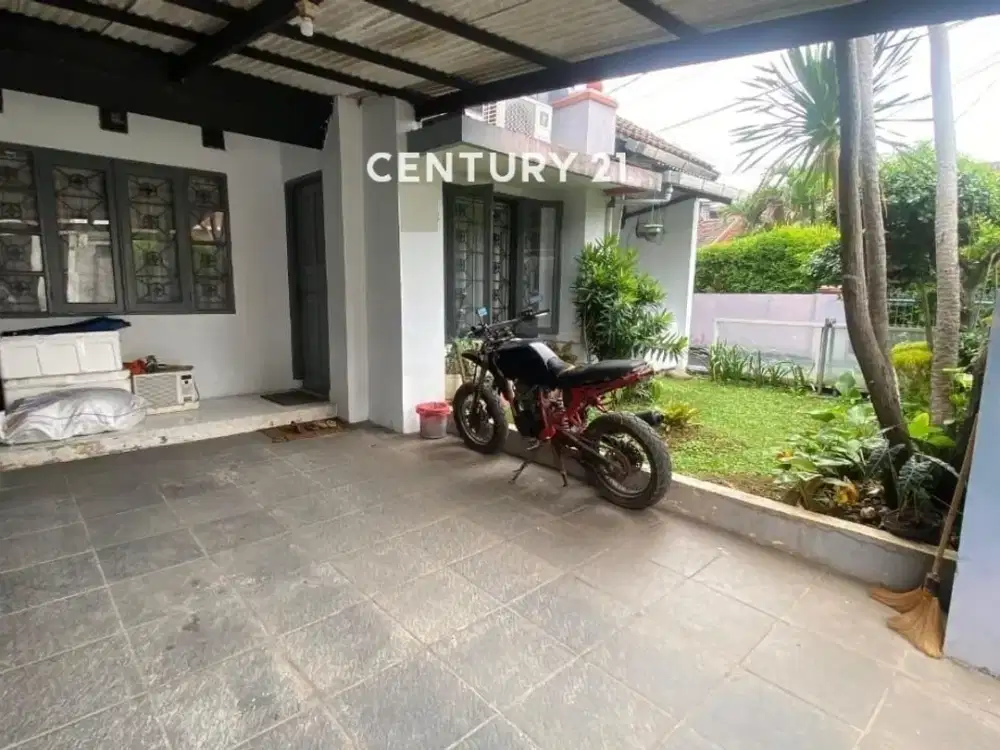 Dijual Rumah Hook di Graha Bintaro Jaya Halaman Luas Dengan Kolam Ikan