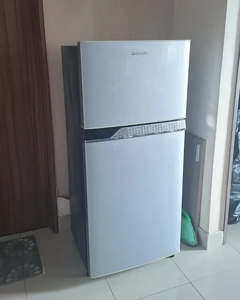 Kulkas 2 pintu Panasonic