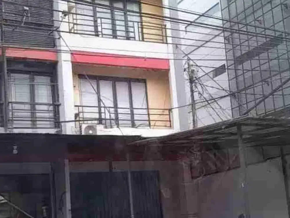 di sewakan ruko lokasi sangat strategis