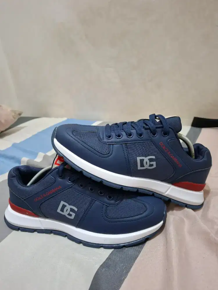 Sepatu pria size 45
