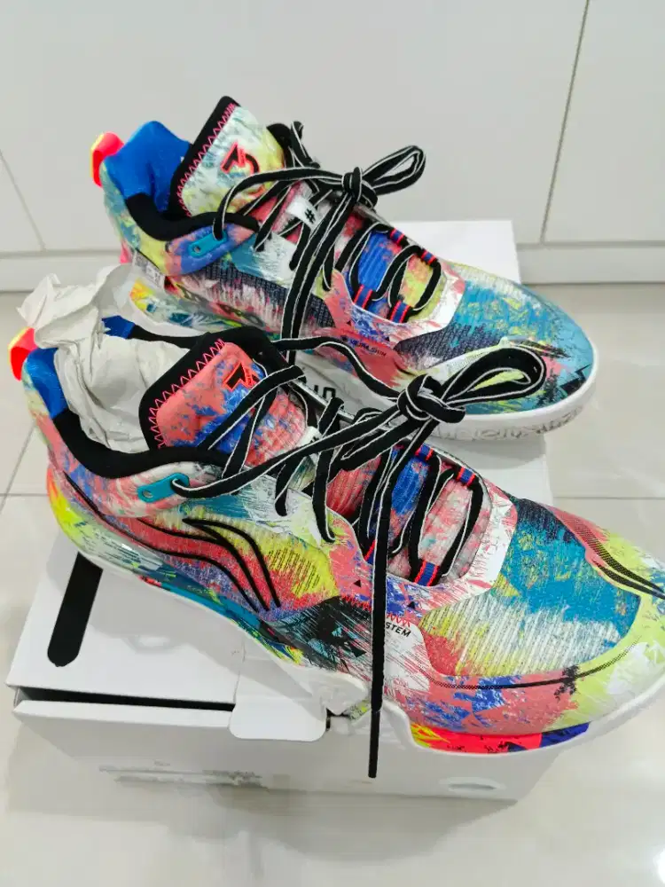 Dijual sepatu badminton original