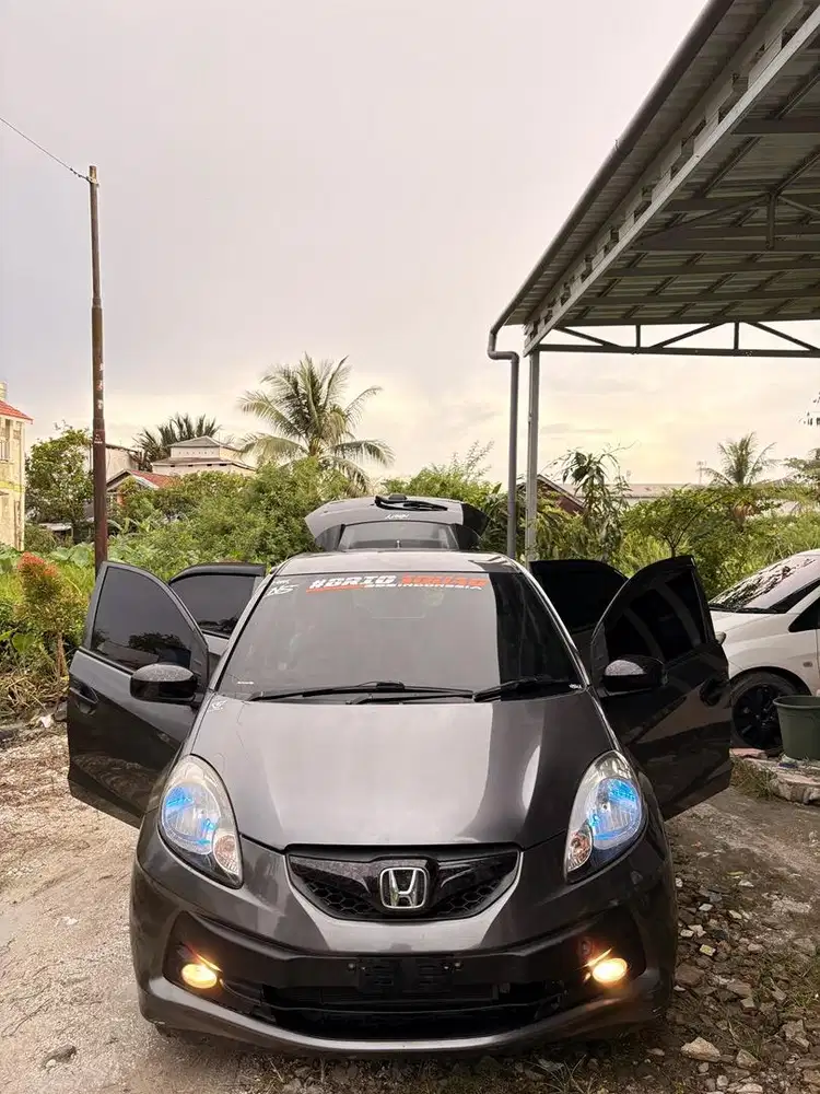 Di jual Honda Brio type E ( Manual )