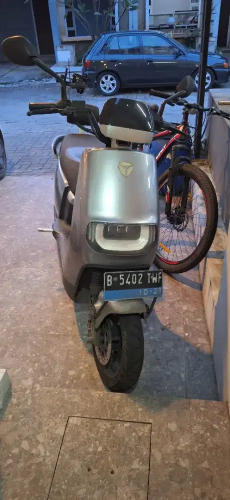 Dijual Motor Listrik Yadea E8S Pro Abu2 Metalik