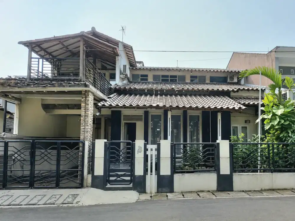 MURAH !! LUAS 180 Depan Taman Rumah Pondok Kelapa Jakarta Timur