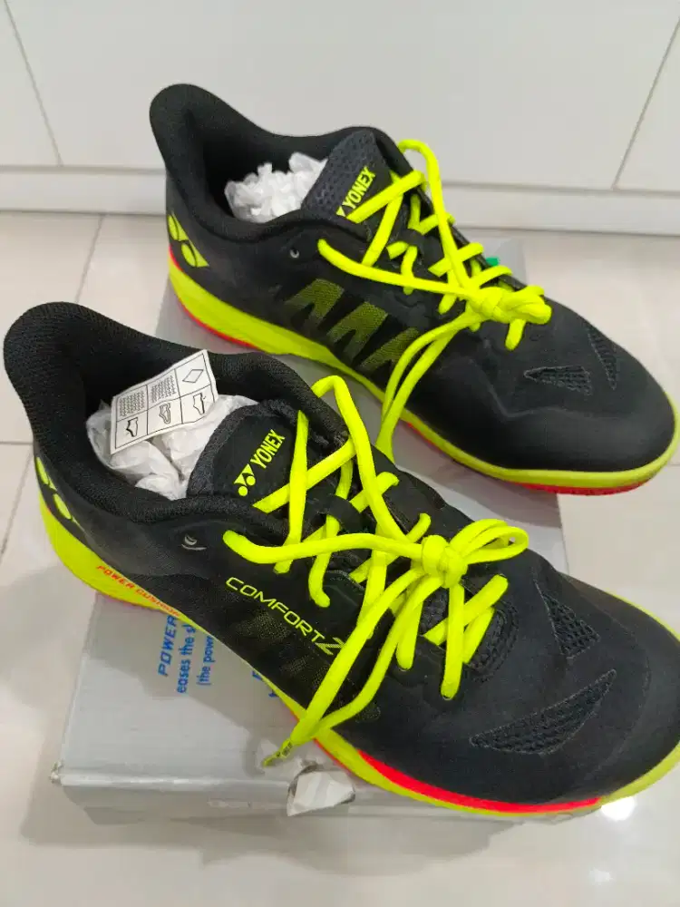Dijual sepatu badminton original