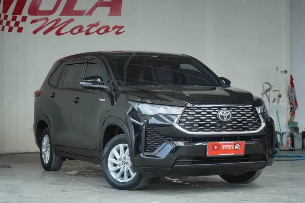 TOYOTA INNOVA ZENIX G HYBRID A/T 2023 HITAM