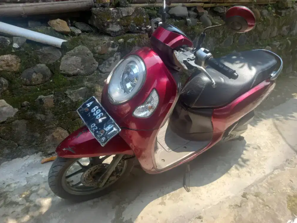 Scoopy 2021 prestige warna hitam