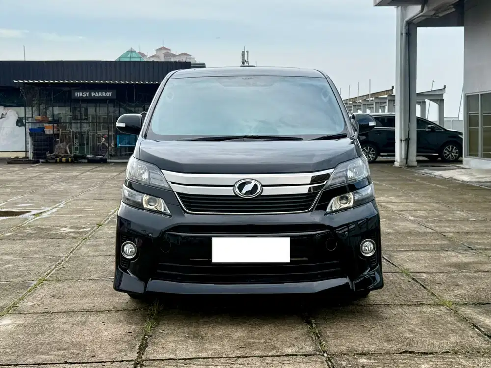 TOYOTA VELLFIRE Z GOLDEN EYES AT 2014 Bensin