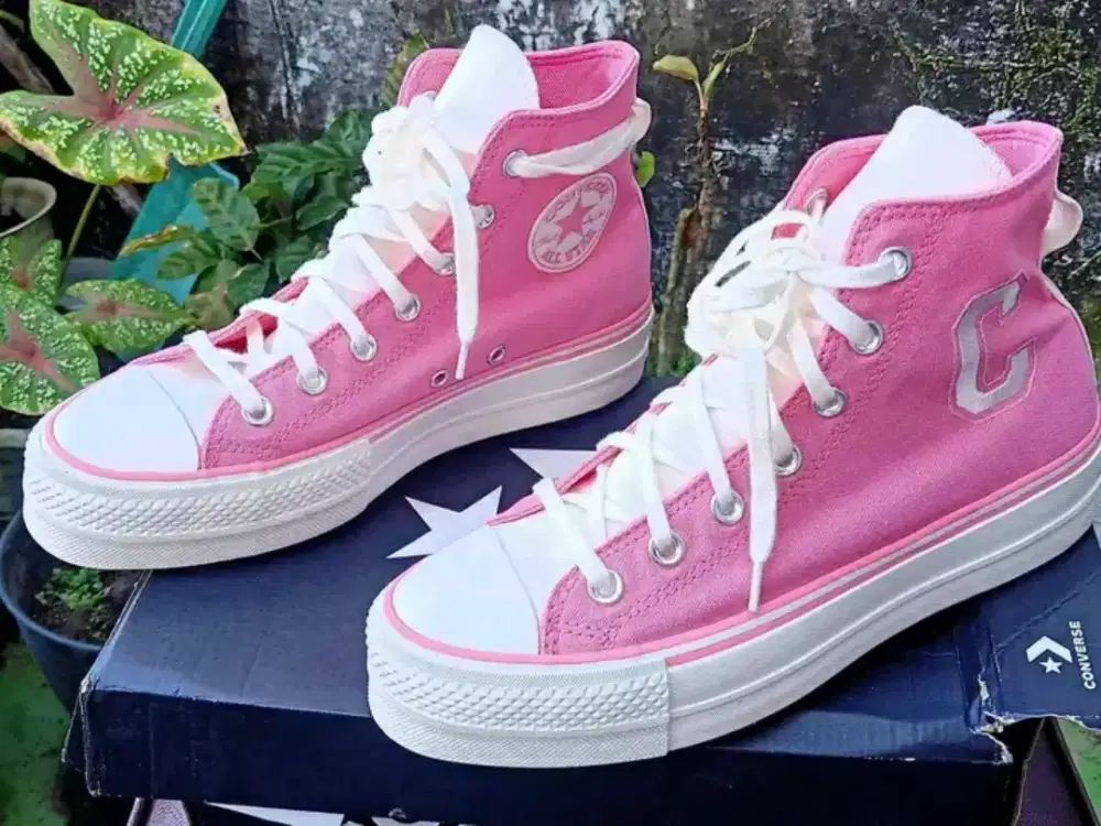 Sepatu Converse all star Chuck Taylor original