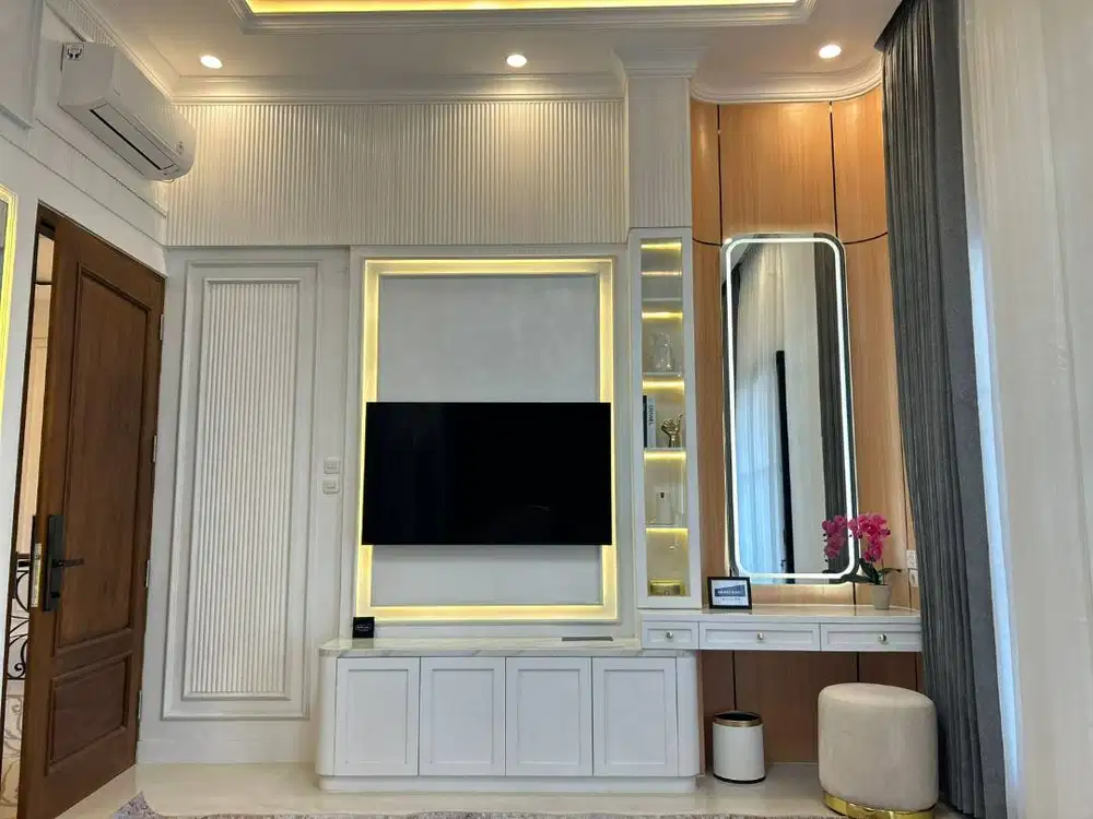 Backdrop Klasik Empat Kaki Interior