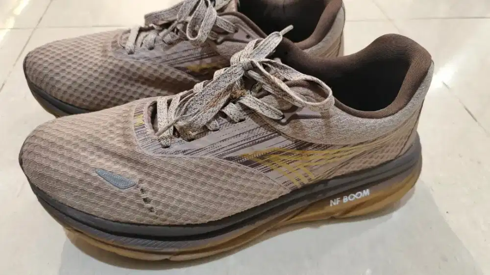 Preloved Sepatu running Ardiles Drive 1.5 metamorph size 43 (27,5cm)