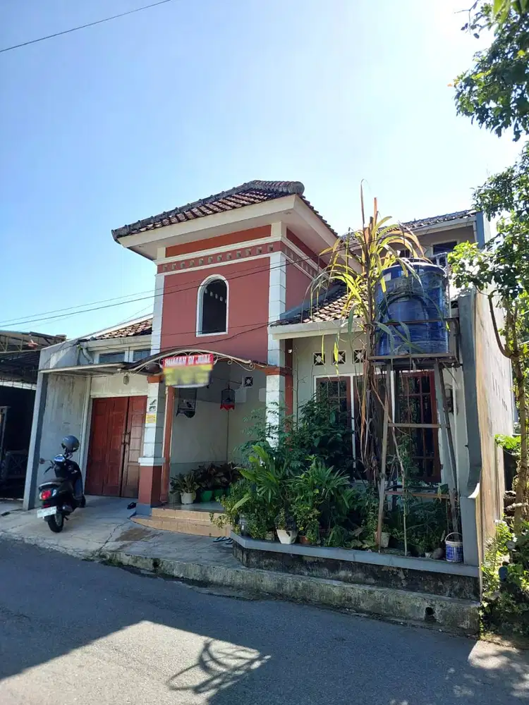 Rumah 2 Lantai Akses Mudah dekat Jalan Besi Jangkang