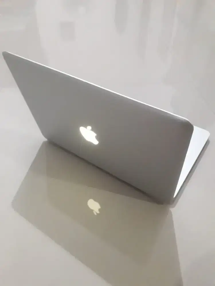 Laptop second Apple