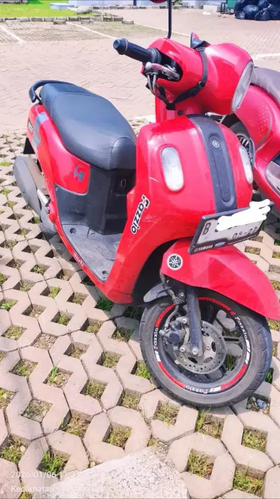 Jual motor kesayangan, si merah.
