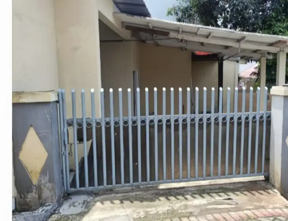 Rumah kost dekat pom bensin Mijen