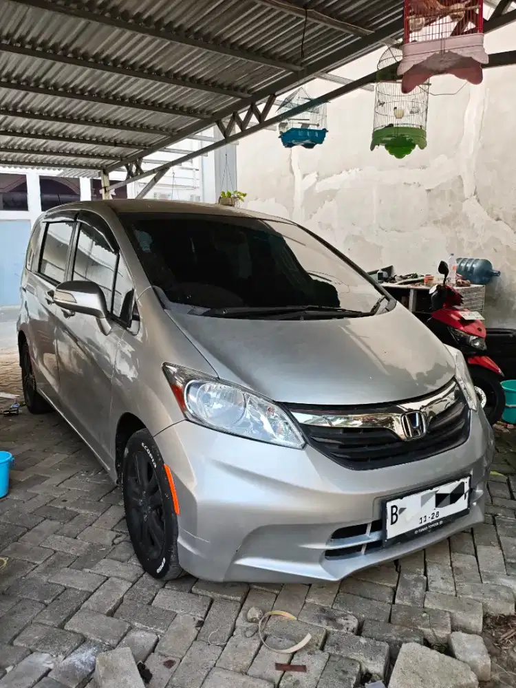 Honda Freed 1.5 E PSD AT FACELIFT 2012