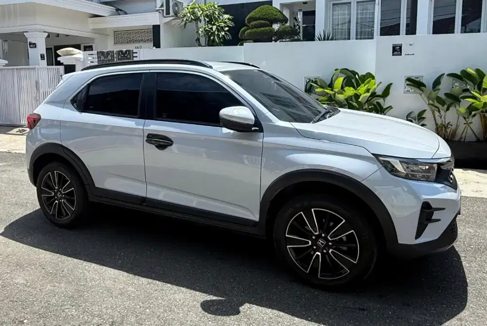 WRV RS CVT Honda Sensing 2024 km 8rb