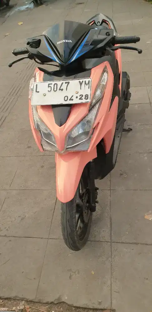 Vario 125 th 2013 km 40 Warna putih mulus bonus skotlet  pjk 04-2027