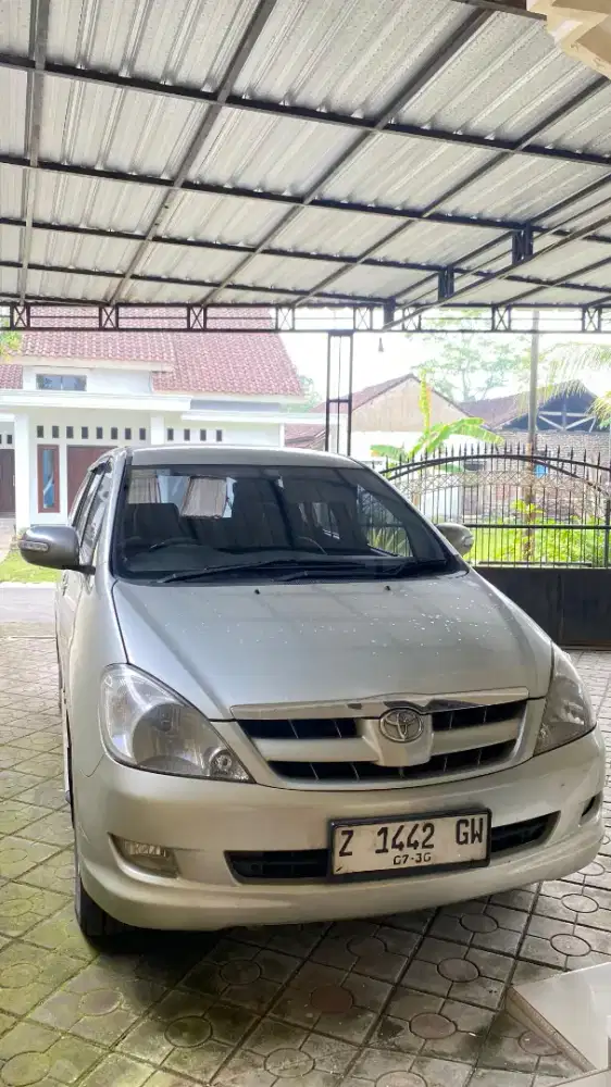 Innova V bensin 2005