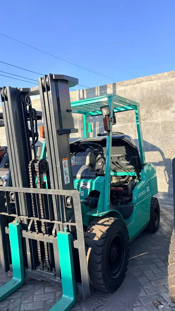 Mitsubishi Grendia 3 Ton Mast Trilift Kondisi Normal