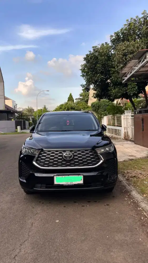 Innova Zenix V, At Bensin