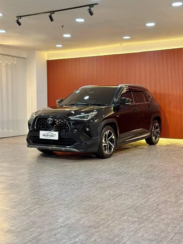 Toyota Yaris Cross S HEV GR Sport TSS AT Tahun 2023 Km 10 Rb Antik