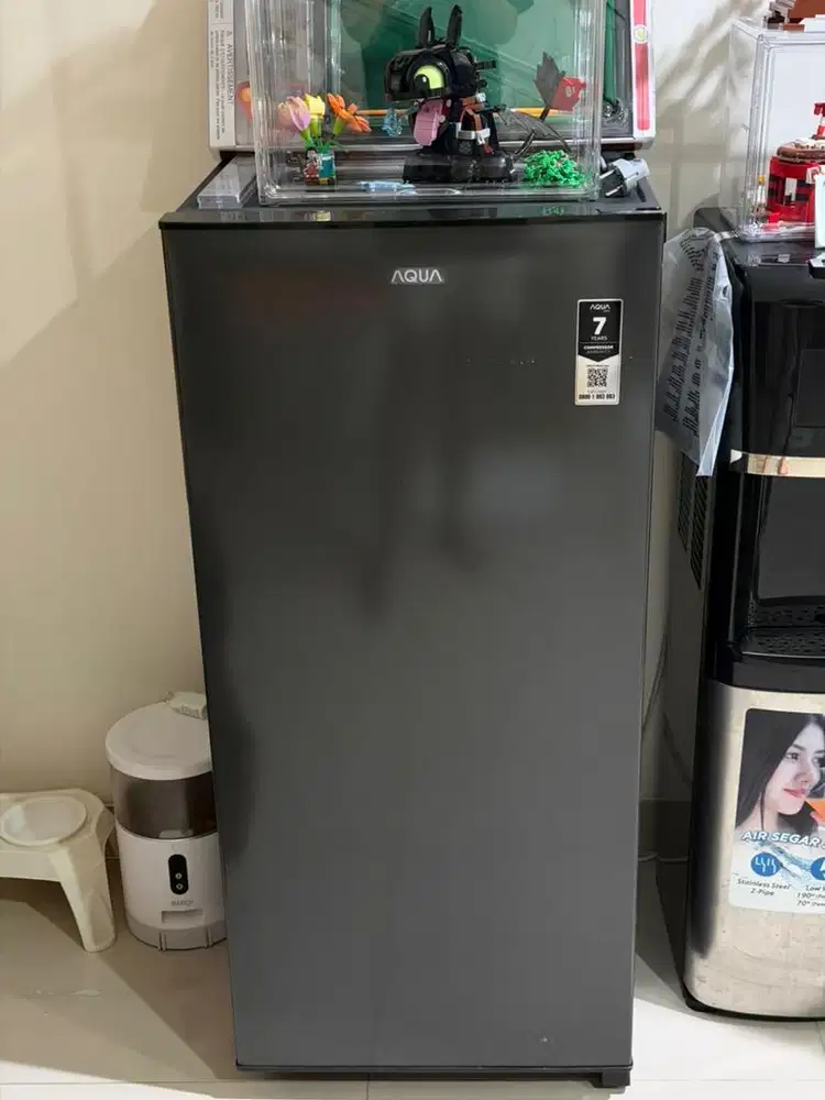 Kulkas 1 Pintu Merk Aqua Like New