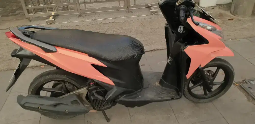 Vario 125 th 2013 Warna putih Scotlet Full  mulus pjk 04-2027