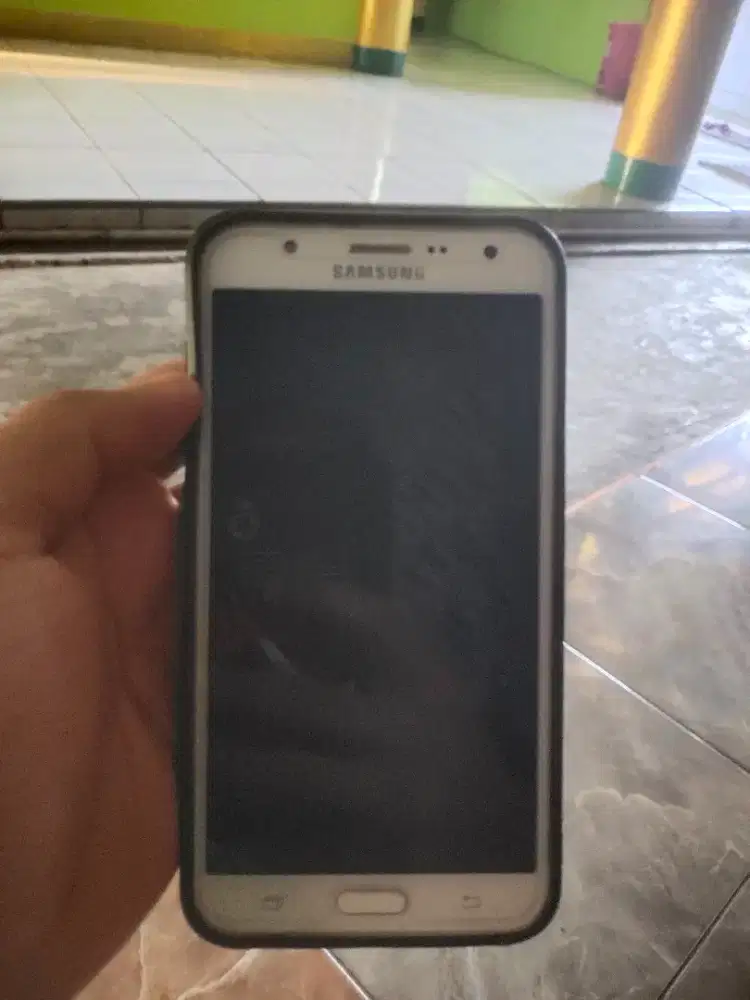 Jual aja nih hp samsung Galaxy J7 Pro