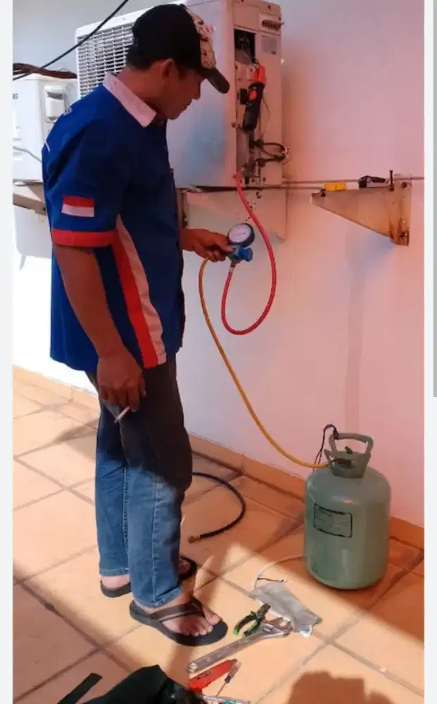 Jasa pasang ac tambah freon service mesin cuci kulkas dll
