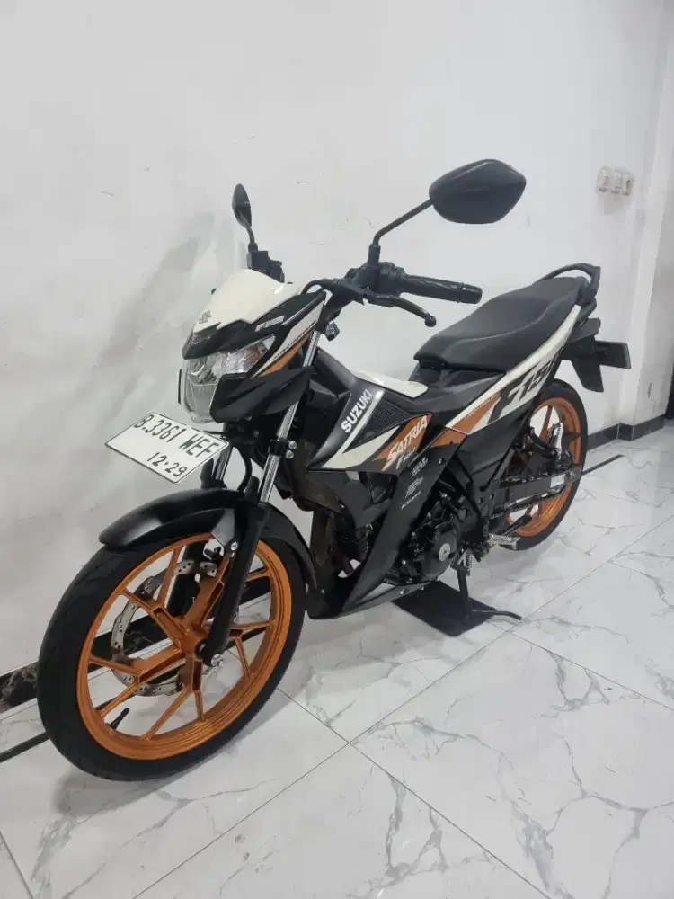 Suzuki Satria F150 Fi 2024 / 2025 bln 12 DIJAMIN SPT Baru Sudah alarm