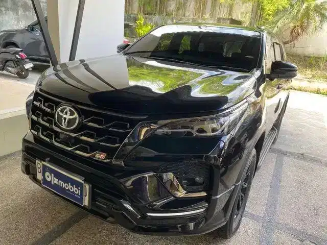 TOYOTA FORTUNER 2.8 4X2 GR SPORT DSL MATIC SOLAR 2022 _ YD