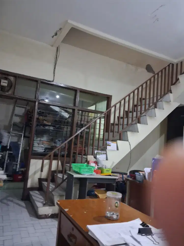 Disewakan Ruko 2 lantai di jl.Mayjen Sungkono