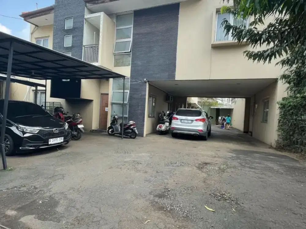 Rumah Bagus Plus Kostan Aktif dekat Mal Pondok Indah Sangat Strategis