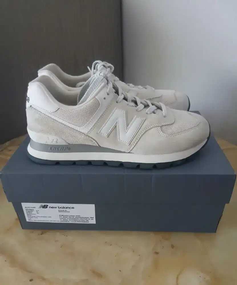 SEPATU NEW BALANCE 574 LIKE NEW ORIGINAL NEW BALANCE