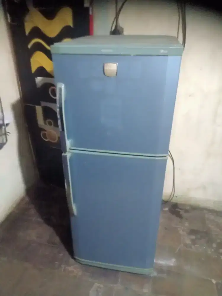 Jual kulkas LG 2 pintu no frost tanpa bunga es mesin ori bisa di antar