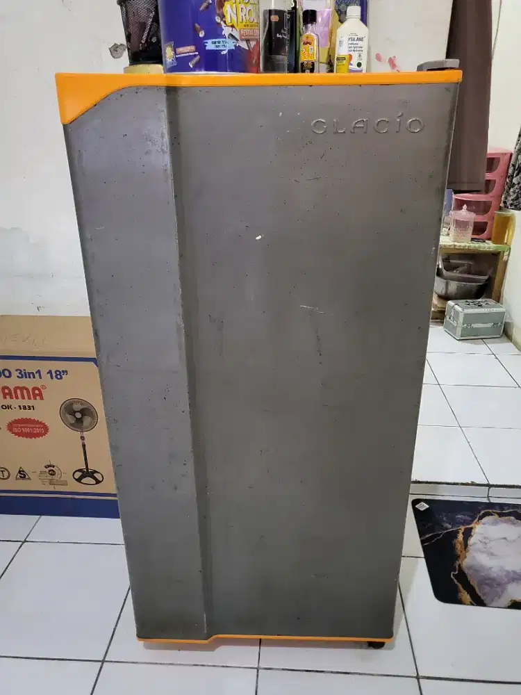 Kulkas 1 pintu merk glacia