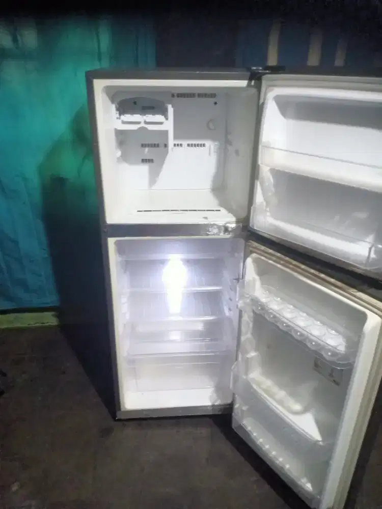 Jual kulkas Samsung 2 pintu no frost tanpa bunga es bisa di antar