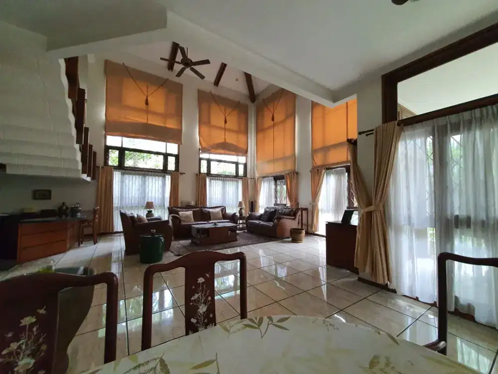 Teras Golf Bukit Golf BSD Rumah Hoek bgn lama terawat kokoh