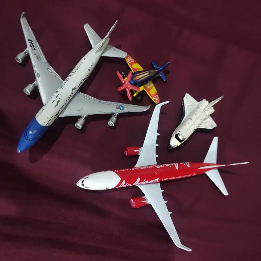 Pesawat dari logam berat