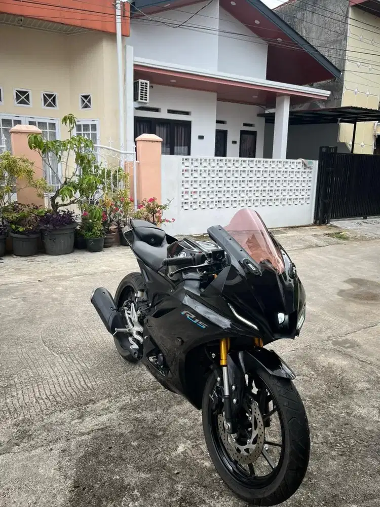 R15 V4 2022 Mulus Terawat KM Rendah Siap Pakai
