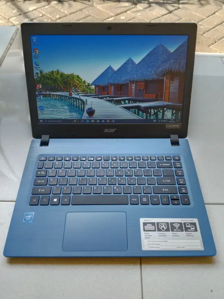 LAPTOP NGEBUTT MULUS LIKE NEW NO MINUS SIAP PAKAI